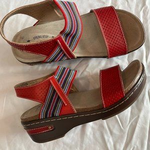 L'Artiste Spring Step Red Platform Sandal, Sz EU 37